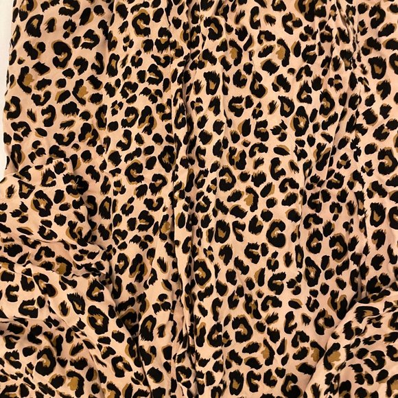 Divided Cheetah flare pants - size 4 - Picture 4 of 5